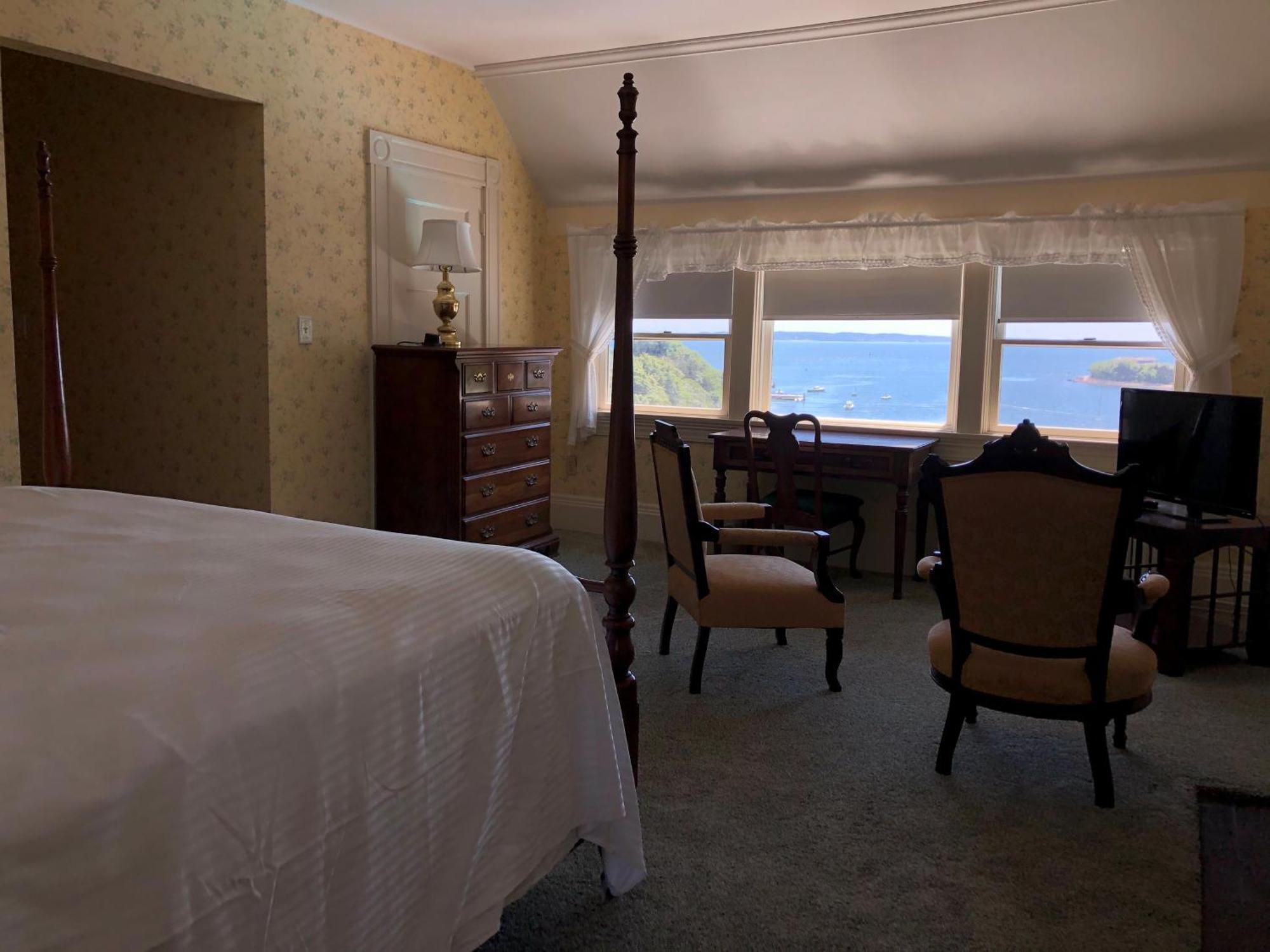Sands Of Time Motor Inn & Harbor House Вудс-Хол Экстерьер фото